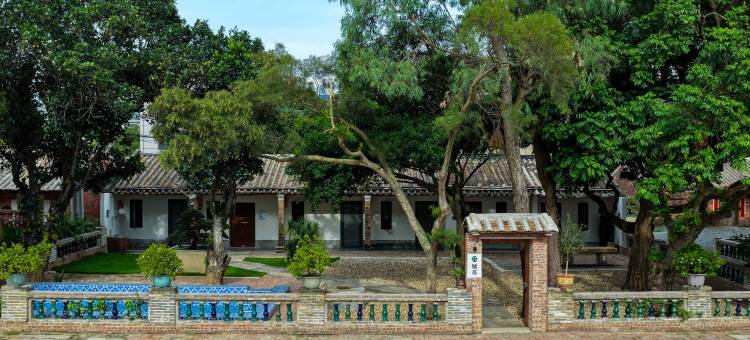 曲湾艺境民宿(北海银滩大道店)图片