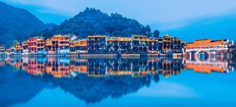 梦缘·一线江景·沱江精品民宿(凤凰古城虹桥店)图片