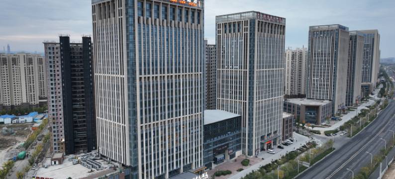 济南华山鸿腾湖景大酒店图片