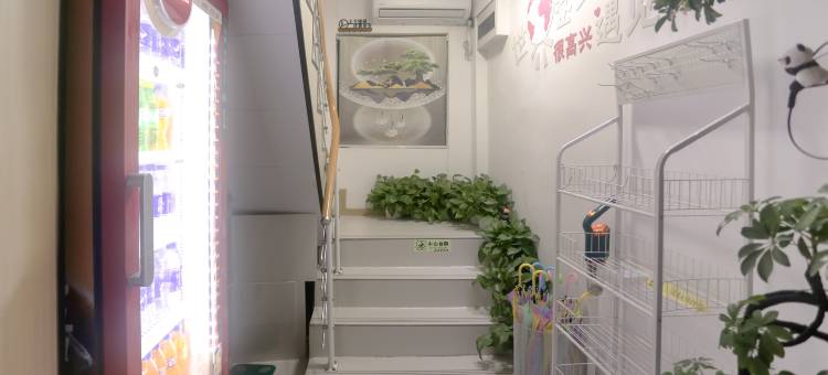 顺6精品民宿(开封万岁山武侠城清明上河园店)图片