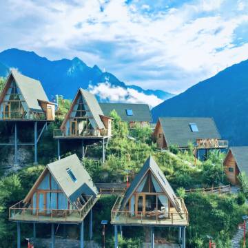 理县扎西卡达林民宿