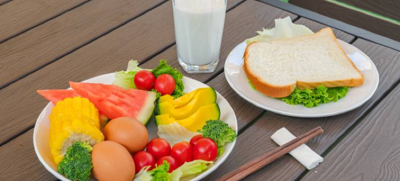 那拉提蓬山风起民宿图片