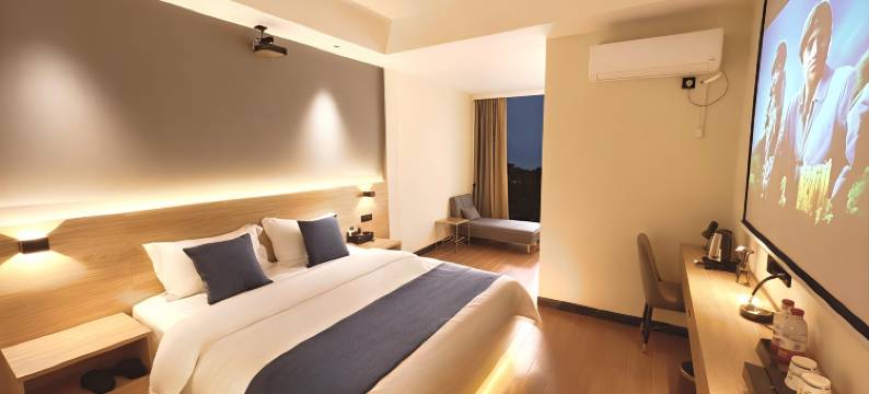 栖夕电影酒店(南宁九曲湾温泉首创奥特莱斯店)图片