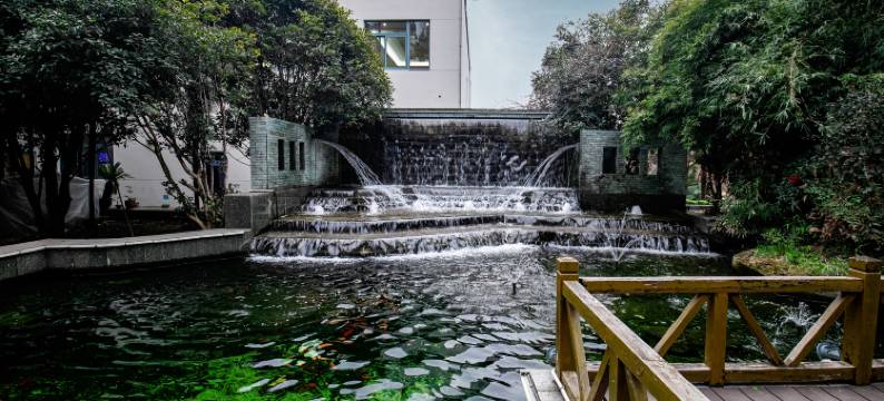 仙林宾馆(南京师范大学金鹰湖滨天地店)图片