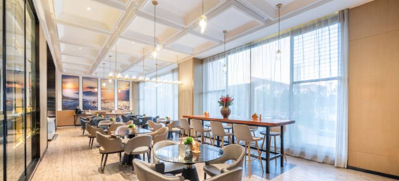 昆明经开区建投大厦亚朵酒店图片