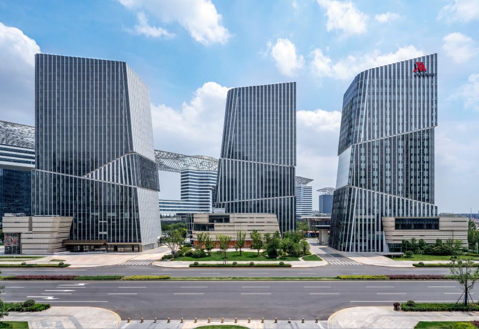 Shanghai Marriott Hotel Songjiang over view