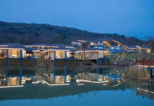 枕水涧度假村外景图