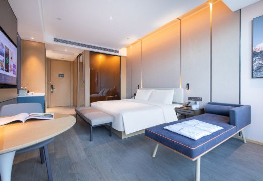 Atour Hotel on Bianhe Middle Road, Suning Plaza, Suzhou. Hotel Overview