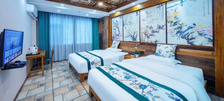 依山居智能酒店(武当山景区游客中心店)图片