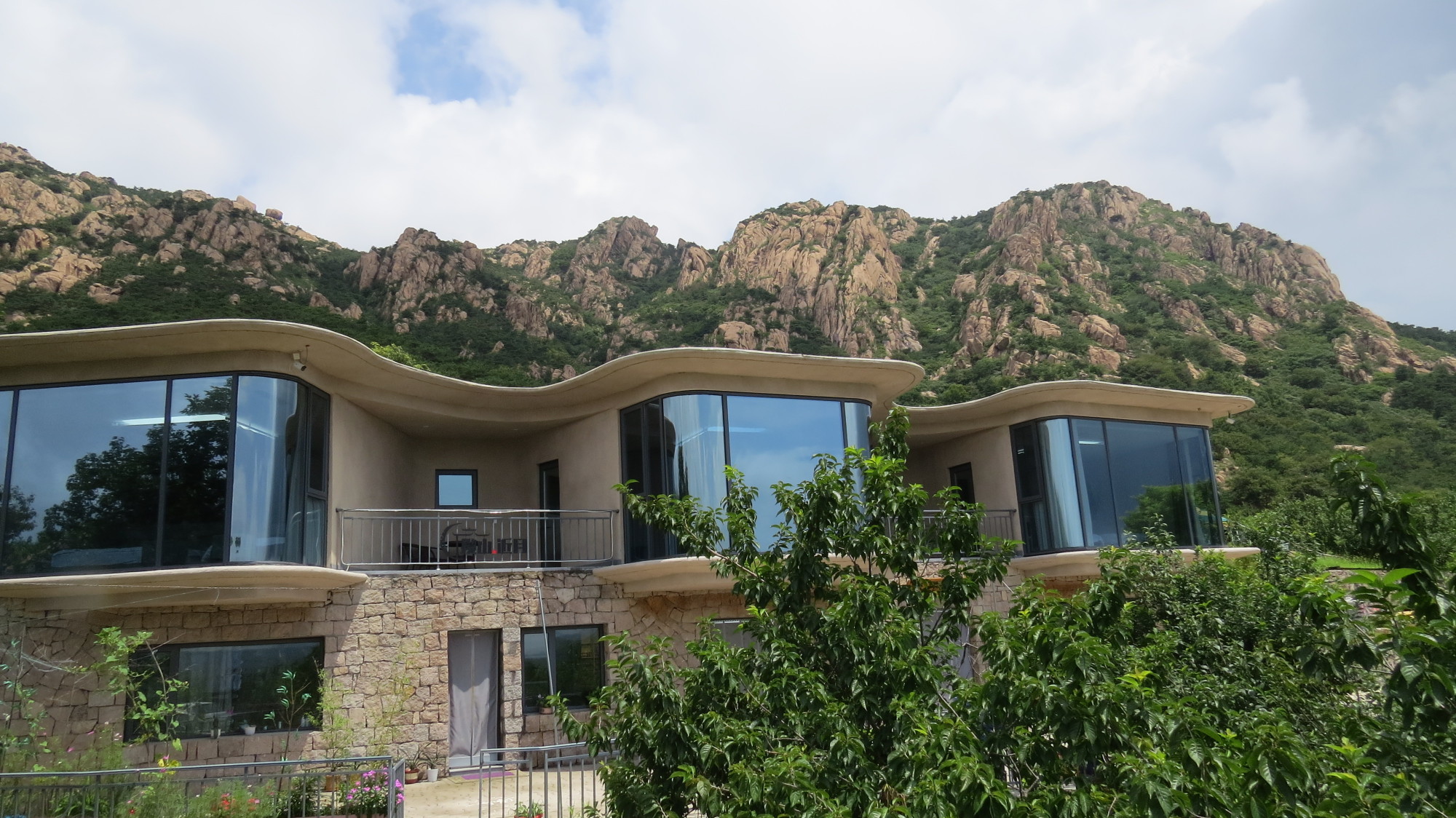 Lanshan Jinyue Homestay (Wulian Dawangcun Branch) Hotel Overview