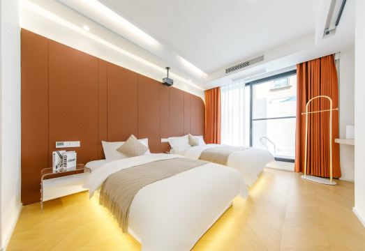 DDHouse · Pool View Design Aesthetic Homestay (Zhujiajian Wugongshi Wharf Airport) Hotel Overview