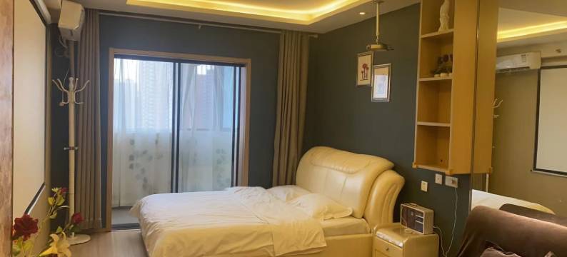 云霞酒店(银川大阅城店)图片