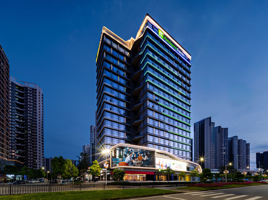 江门东站嘉华广场智选假日酒店