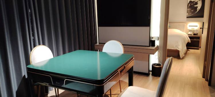 田东明月湖主题酒店图片