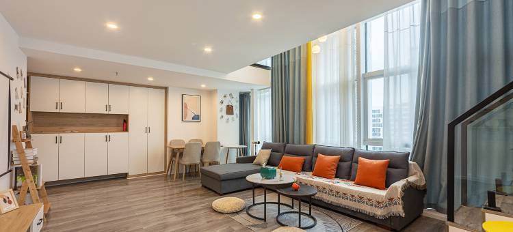 栖牛自助投影民宿(成都东站店)图片