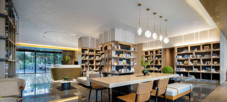 三亚湾凤凰路亚朵酒店图片