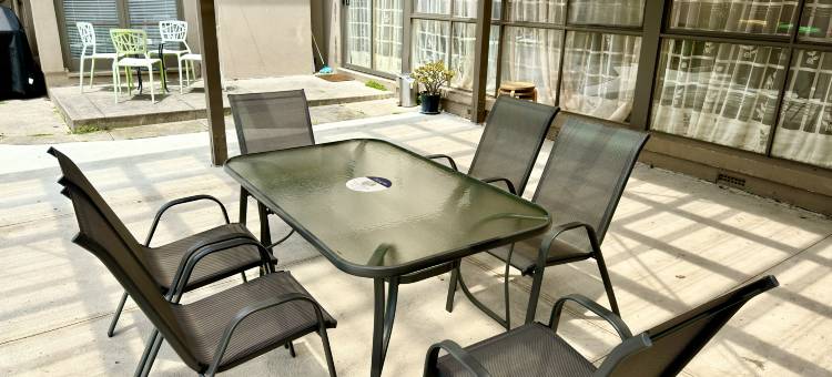 Four Season Home图片