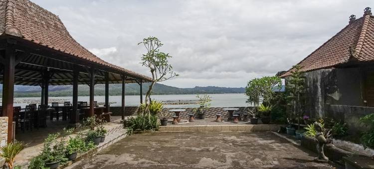 巴鲁纳湖畔景观酒店(Baruna Lakeside View)图片