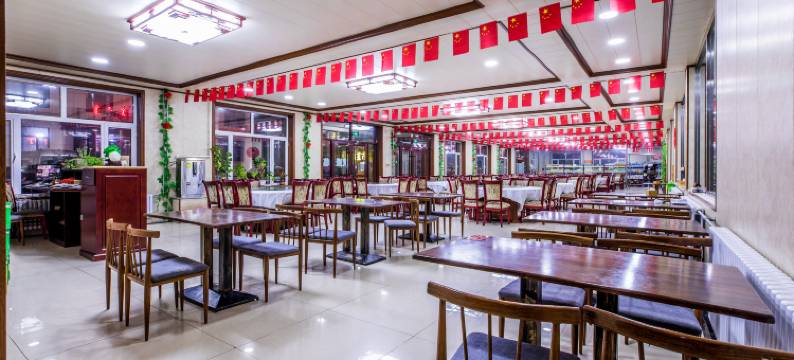 乌兰布统龙行假日酒店(克什克腾旗乌兰布统草原景区店)图片