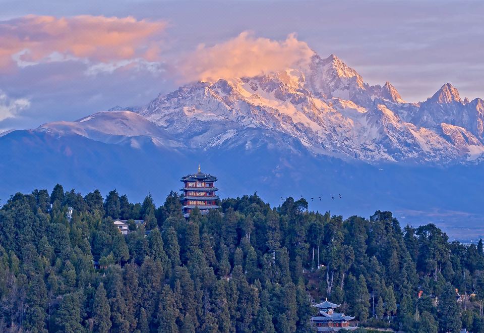 Shannian·Guanxueshan|Linggansen Oxygenholiday villa (Lijiang Ancient City Dashuiche Store) over view