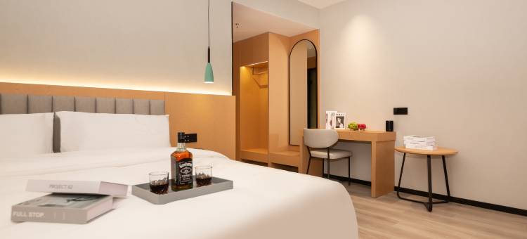 凡漫美居酒店(广汉夜市百伦广场店)图片