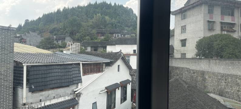 芙蓉镇云栖·Life轻奢设计美宿(芙蓉镇景区大瀑布店)图片