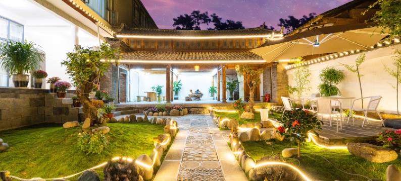 蓝杉民宿(丽江三义国际机场店)图片