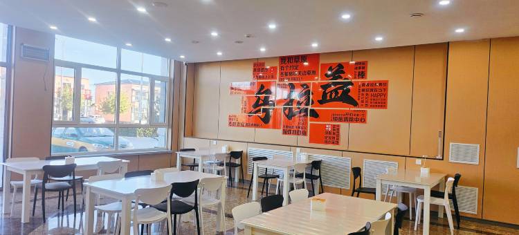 尚客优酒店(锡林郭勒盟乌拉盖广场店)图片