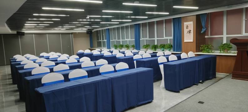 季峰国际酒店(喀什古城民族特色美食街国际会展中心店)图片