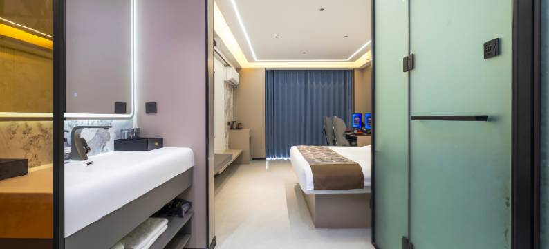 致雅电竞电影商务酒店(石家庄火车站河北师范大学店)图片