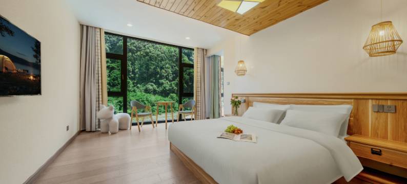 篝火山庄·溪畔·星空泳池亲子度假民宿(月亮湾景区店)图片