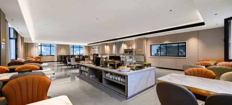 宕昌水岸阳光大酒店(滨河东路店)图片