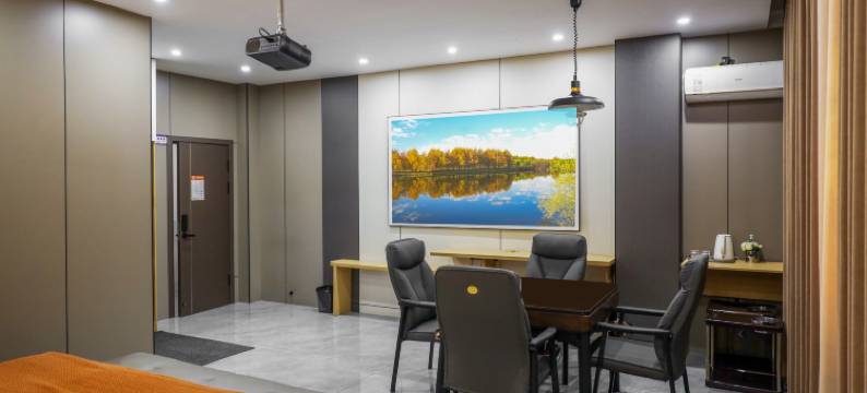 陆良烨科智能酒店(图腾商业中心店)图片