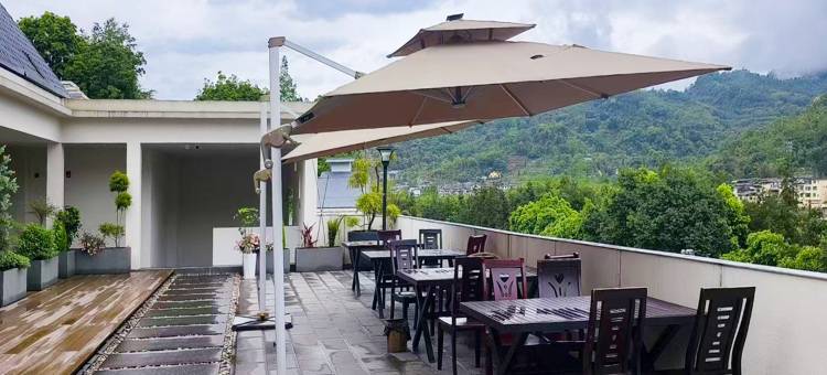 雅安隐栖古泉民宿(周公山旅游度假区店)图片