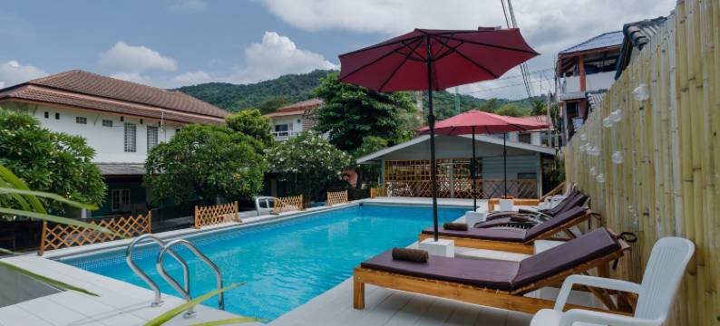 海边的查鲁恩(Charung by The Sea)图片