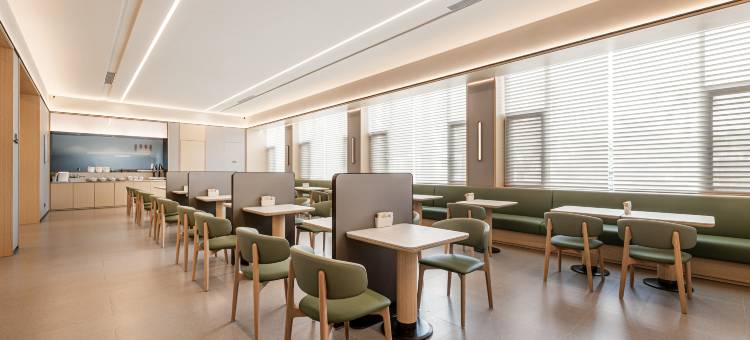 全季酒店(三亚凤凰机场阅海观山度假村店)图片