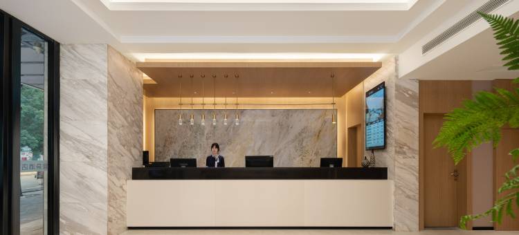 宜朵酒店(宾阳力沃广场凤凰湖公园店)图片