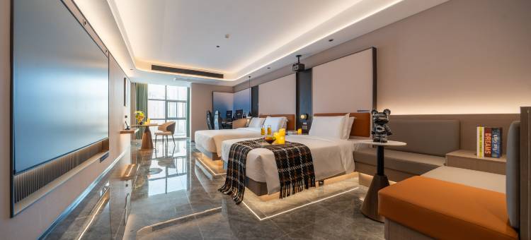 叶与晨电竞电影酒店(曼哈顿广场燕庄地铁站店)图片