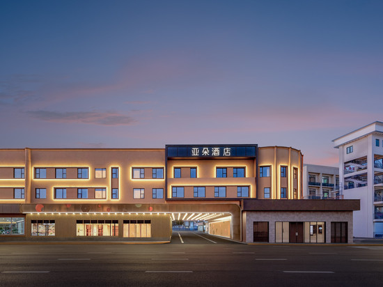 上海北外滩周家嘴路亚朵酒店