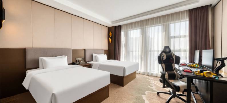 寓约电竞酒店(南昌秋水广场翠苑路地铁站店)图片