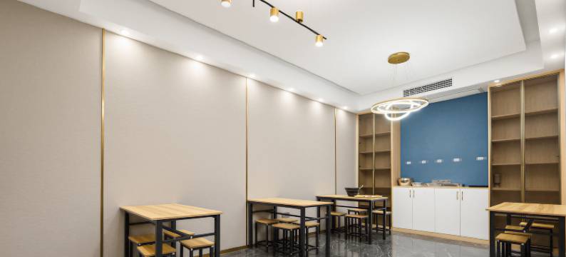 艺选优居酒店(孝感万达广场店)图片