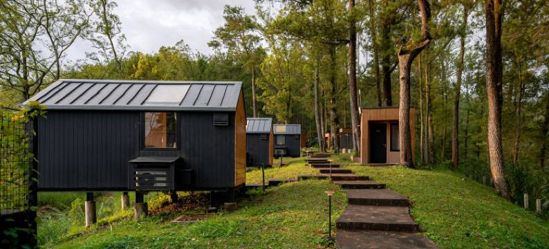 波波卡宾科班隆多玛琅酒店(Bobocabin Coban Rondo Malang)图片