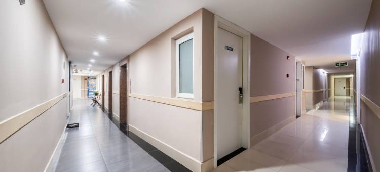 易佰WarmWipeWhlBathMergeMinimalMod 酒店(重庆观音桥九街店)图片