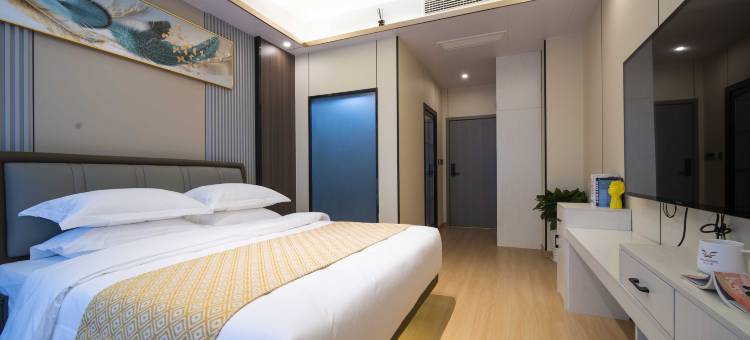 星辰轻奢酒店(高坪万达店)图片