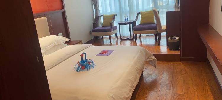 昌都若巴温泉大酒店图片