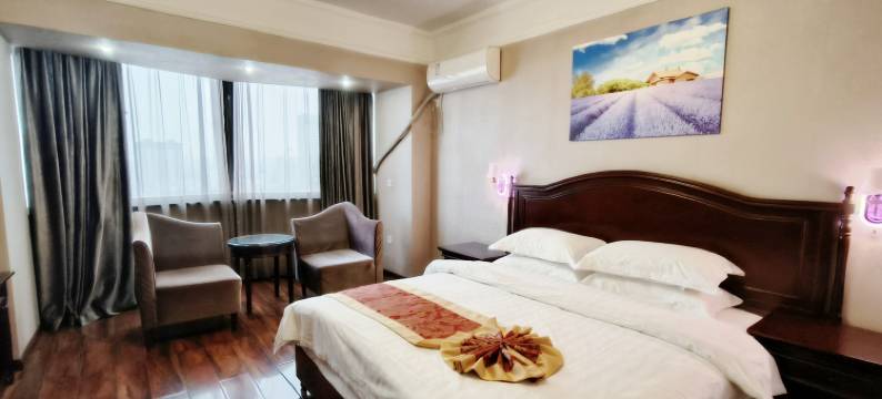 洛阳新旋宫旅游酒店(万达广场周王城广场地铁站店)图片