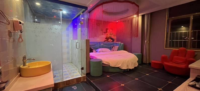 安顺艾尚主题酒店图片