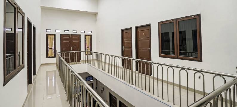 OYO 90595费雷萨科斯特伊斯兰酒店(OYO 90595 Ferezsa Kost Syariah)图片