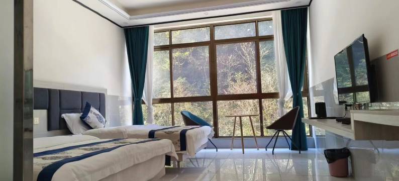 汶川贵洪山庄图片