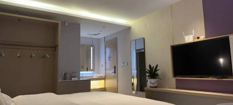 革吉云端优品商务酒店图片